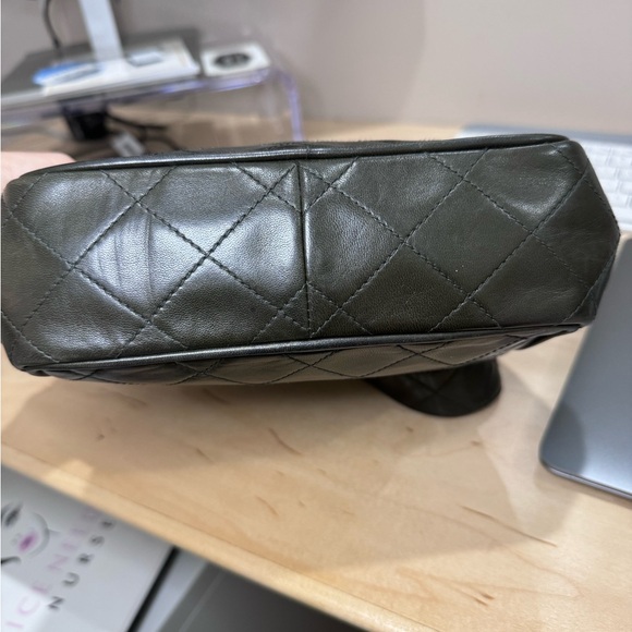 Vintage Chanel shoulder bag. - Picture 3 of 13